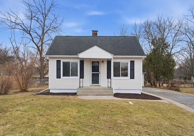 1st image of 2407 W 78th Ave, Merrillville, IN 46410 | MLS# 843495