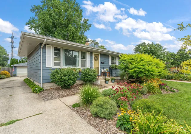 2nd image of 8711 Manor Ave, Munster, IN 46321 | MLS# 843503