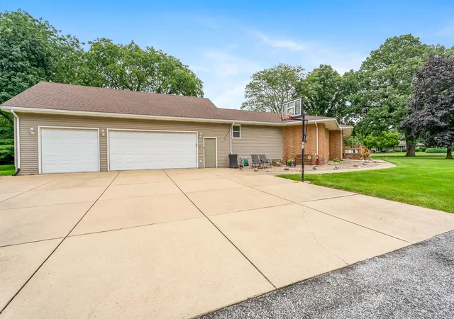 3rd image of 8912 Edison St, Crown Point, IN 46307 | MLS# 843599