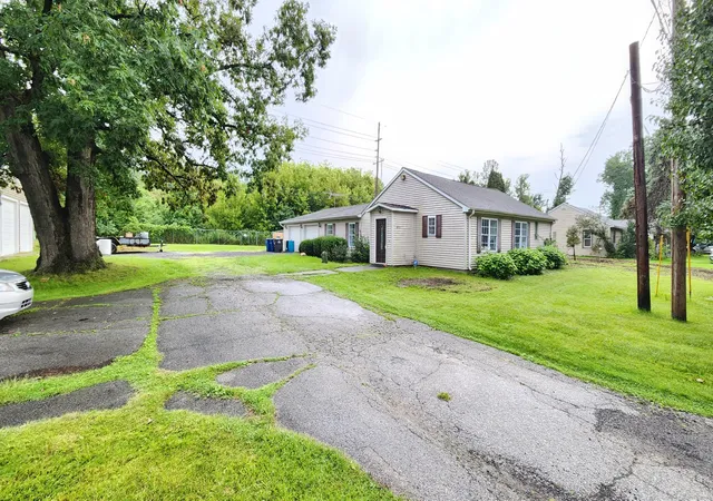 1st image of 10 1/2 E 36th Pl, Hobart, IN 46342 | MLS# 843553