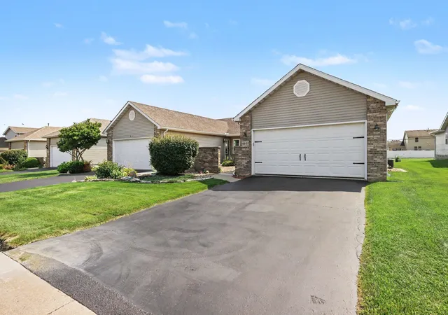image of 6851 Falcon Dr, Schererville, IN 46375 | MLS# 843856
