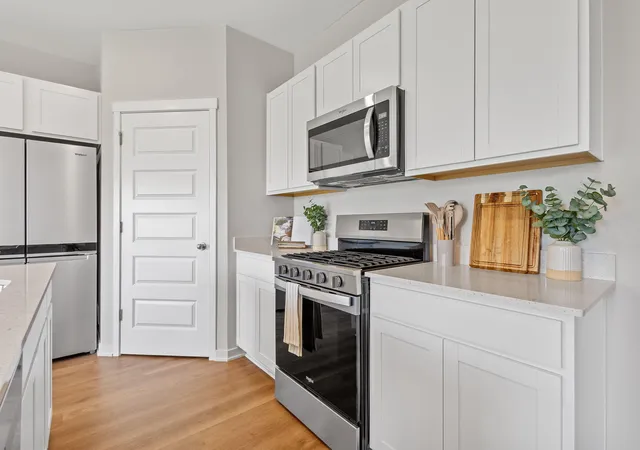 3rd image of 6 Maximillian Dr, Hobart, IN 46342 | MLS# 843525