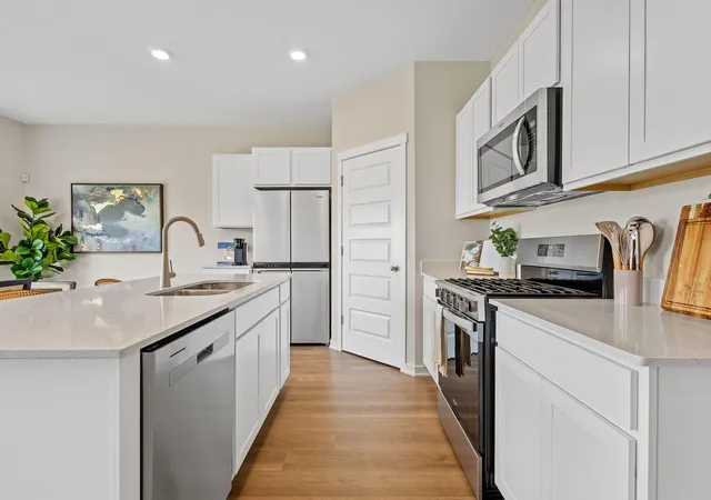 5th image of 6 Maximillian Dr, Hobart, IN 46342 | MLS# 843525