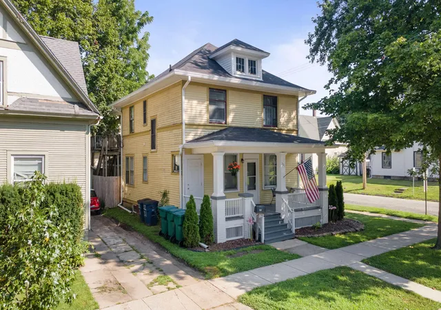 1st image of 201 Maple Ave, La Porte, IN 46350 | MLS# 843619