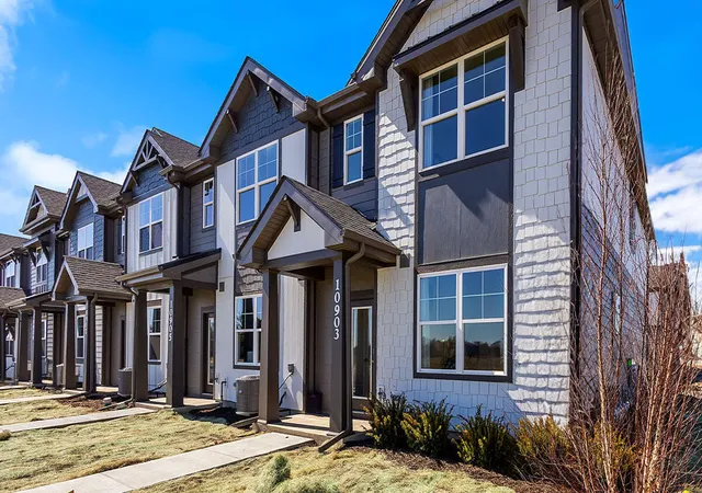 1st image of 550 E 120th Pl, Crown Point, IN 46307 | MLS# 843537