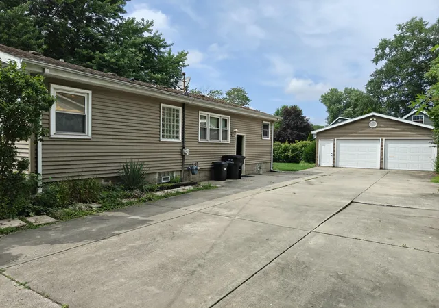 3rd image of 2805 N County Line Rd, Portage, IN 46368 | MLS# 843546