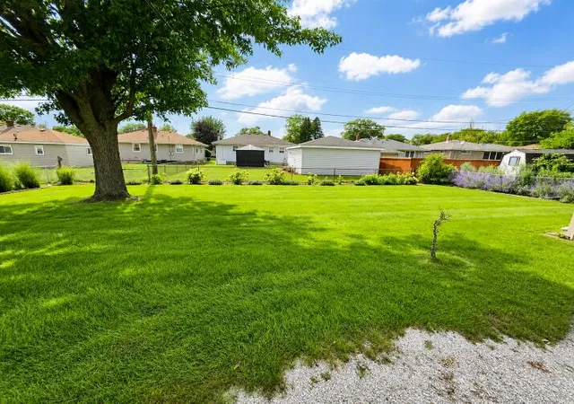 19th image of 1424 N Broad St, Griffith, IN 46319 | MLS# 843548