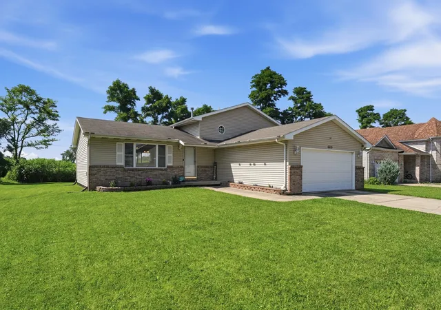 2nd image of 6675 Silver Cloud Dr, Portage, IN 46368 | MLS# 843564
