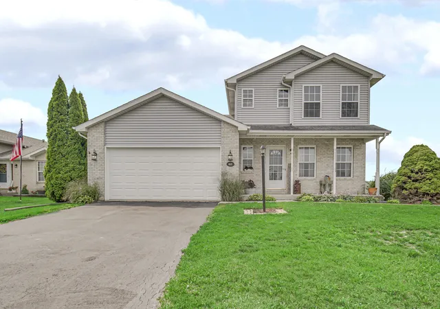 Photo 1 of Single family home for sale at 8547 E 123rd Place, Crown Point, IN 46307 | MLS# 843568 | Listing updated on 2026-09-22