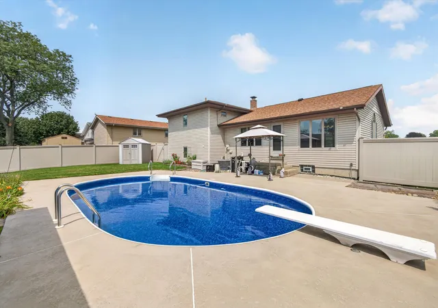 2nd image of 9838 Redbud Rd, Munster, IN 46321 | MLS# 843745