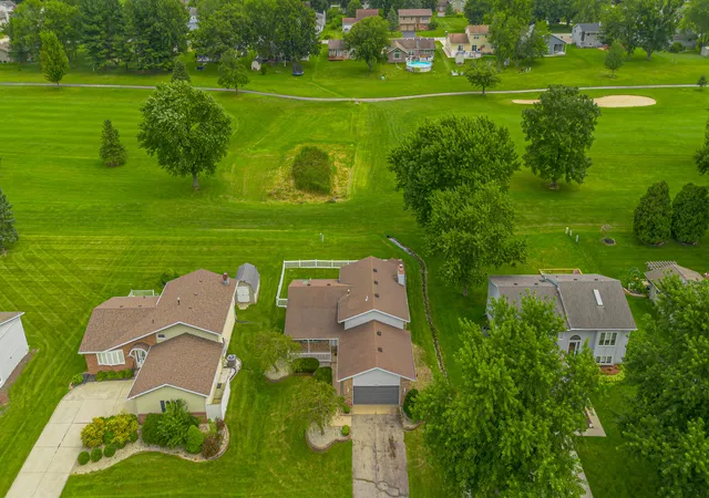Photo 2 of Sale Pending at 3695 Kingsway Dr, Crown Point, IN 46307 | MLS# 843588 | Listing updated on 2026-09-04