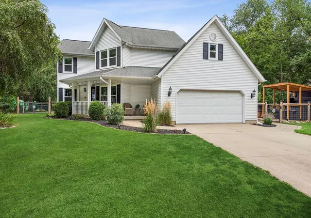 2nd image of 771 Chester Dr, Hebron, IN 46341 | MLS# 843581