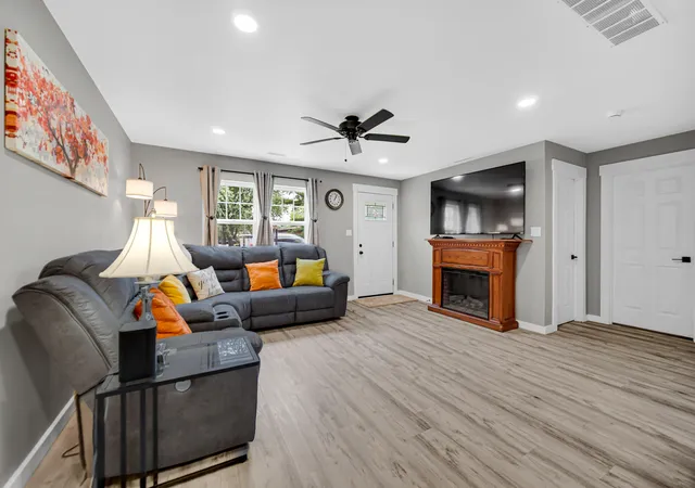 4th image of 5860 Mulberry Ave, Portage, IN 46368 | MLS# 843708