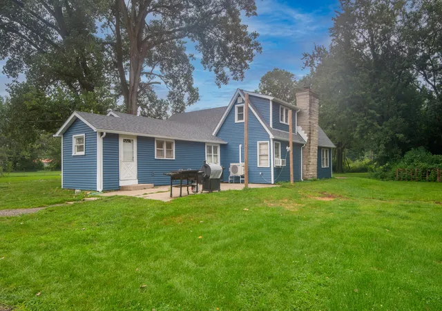 2nd image of 24215 Euclid Ave, Schneider, IN 46376 | MLS# 843623