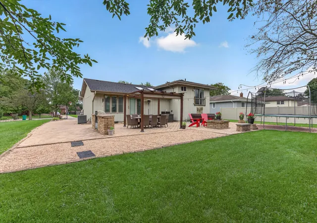 4th image of 10000 Redbud Rd, Munster, IN 46321 | MLS# 843749