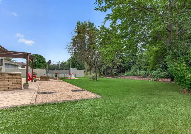 5th image of 10000 Redbud Rd, Munster, IN 46321 | MLS# 843749