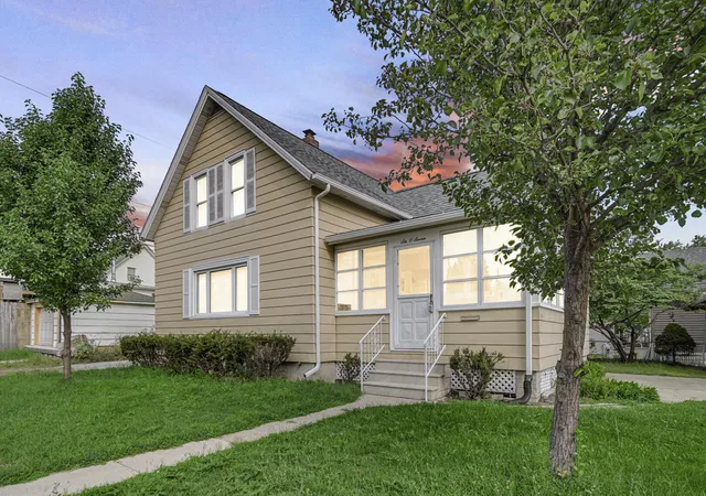 1st image of 607 W Ripley St, Michigan City, IN 46360 | MLS# 843630
