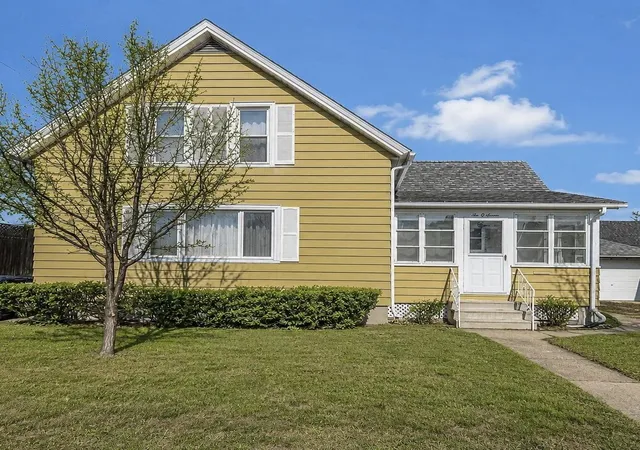 2nd image of 607 W Ripley St, Michigan City, IN 46360 | MLS# 843630