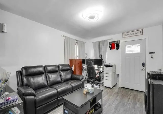 3rd image of 2817 Beverly Dr, Gary, IN 46408 | MLS# 843602