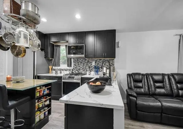 4th image of 2817 Beverly Dr, Gary, IN 46408 | MLS# 843602