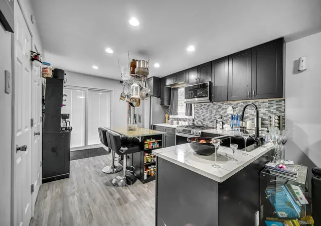 5th image of 2817 Beverly Dr, Gary, IN 46408 | MLS# 843602