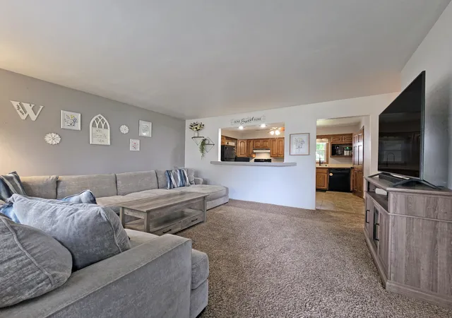 Photo 4 of Sale Pending at 1606 Brookview Ct, Hobart, IN 46342 | MLS# 843614 | Listing updated on 2026-08-14