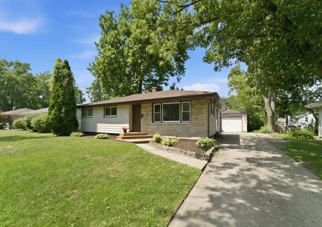 1st image of 322 Oriole Ave, Crown Point, IN 46307 | MLS# 843654