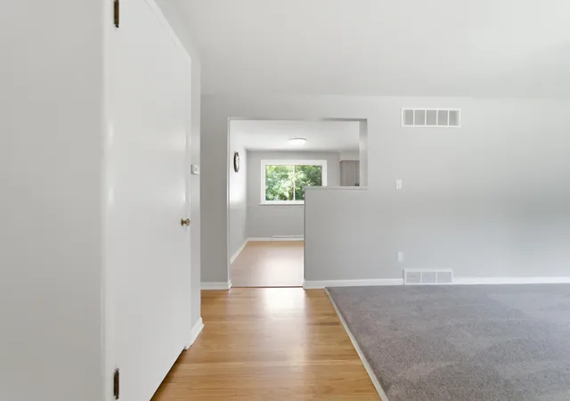 2nd image of 322 Oriole Ave, Crown Point, IN 46307 | MLS# 843654