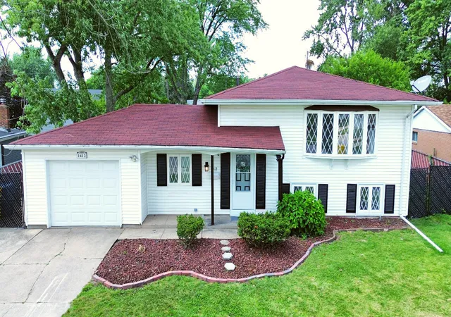 1st image of 1412 N Dwiggins Ave, Griffith, IN 46319 | MLS# 843633