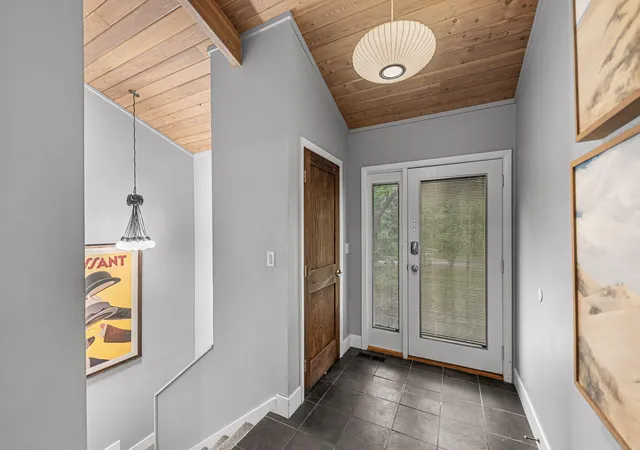 2nd image of 221 Bote Dr, Chesterton, IN 46304 | MLS# 843922