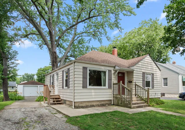 2nd image of 413 Mckinley St, Valparaiso, IN 46383 | MLS# 843659
