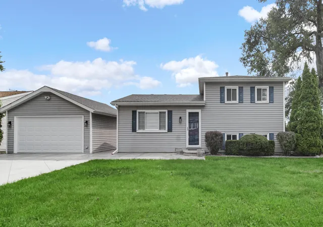 1st image of 561 Eastwood Dr, Lowell, IN 46356 | MLS# 843813