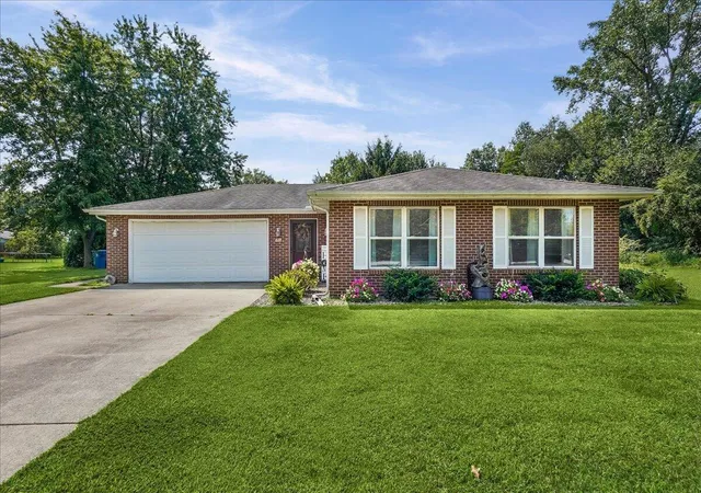 1st image of 617 6th Ave Nw, De Motte, IN 46310 | MLS# 843681