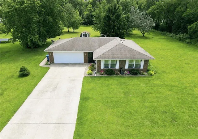 2nd image of 617 6th Ave Nw, De Motte, IN 46310 | MLS# 843681