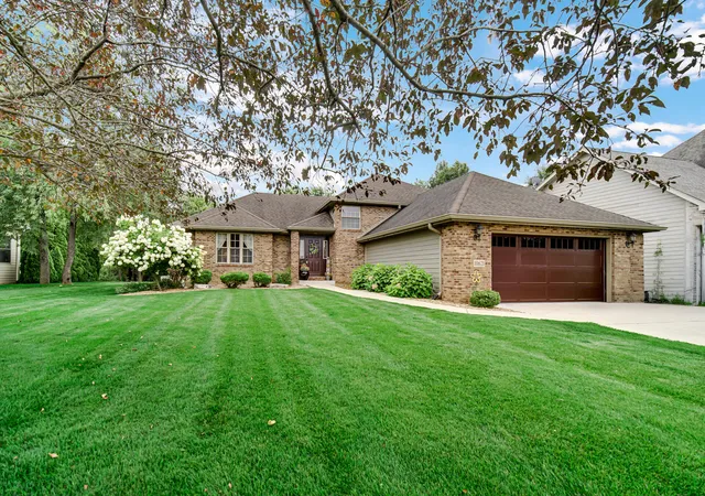 Photo 1 of Single family home for sale at 10621 Erie Dr, Crown Point, IN 46307 | MLS# 843685 | Listing updated on 2026-09-03