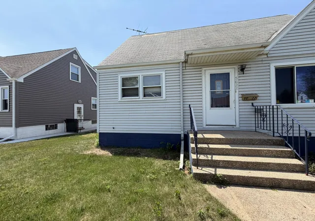 Photo 2 of Sale Pending at 5622 Wegg Ave, East Chicago, IN 46312 | MLS# 843688 | Listing updated on 2026-09-03