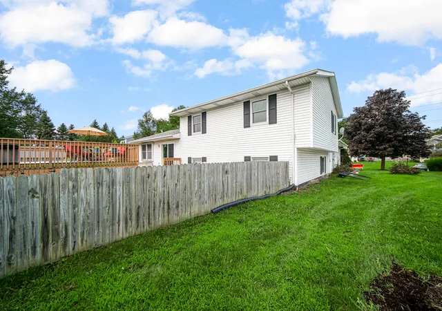23rd image of 585 Lake Park Dr, Valparaiso, IN 46385 | MLS# 843775