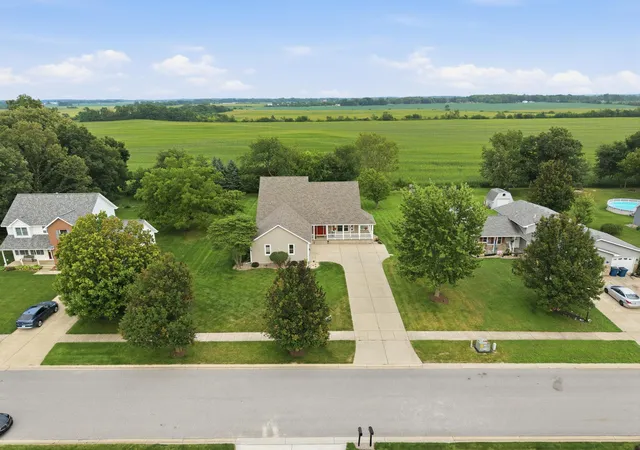 32nd image of 731 Oakbrook Dr, Hebron, IN 46341 | MLS# 843772