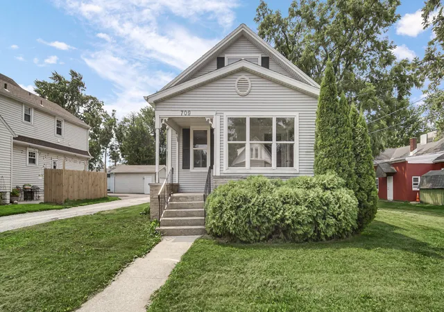 1st image of 709 E Clark St, Crown Point, IN 46307 | MLS# 843948