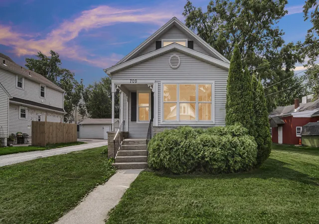 22nd image of 709 E Clark St, Crown Point, IN 46307 | MLS# 843948