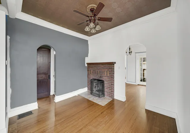 Photo 3 of Single family home for sale at 709 E Clark St, Crown Point, IN 46307 | MLS# 843948 | Listing updated on 2026-09-02