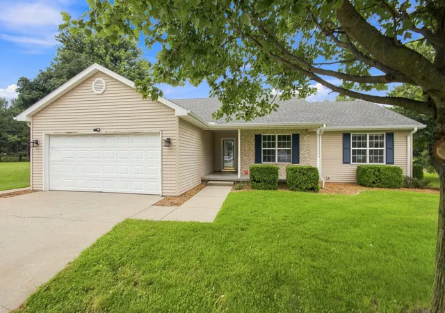 1st image of 11398 N Pine Ct, Wheatfield, IN 46392 | MLS# 843858