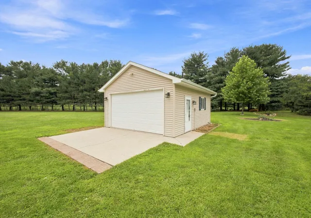 2nd image of 11398 N Pine Ct, Wheatfield, IN 46392 | MLS# 843858