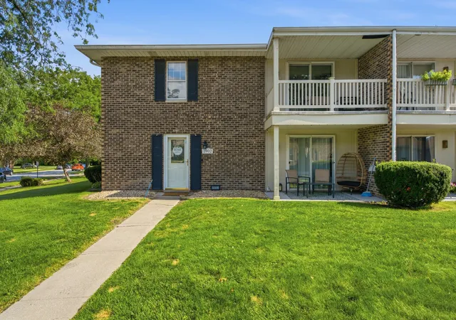 1st image of 1902 Burgundy St, Schererville, IN 46375 | MLS# 843730