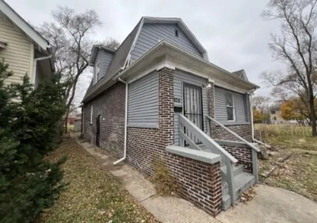 2nd image of 824 Tyler St, Gary, IN 46402 | MLS# 843744