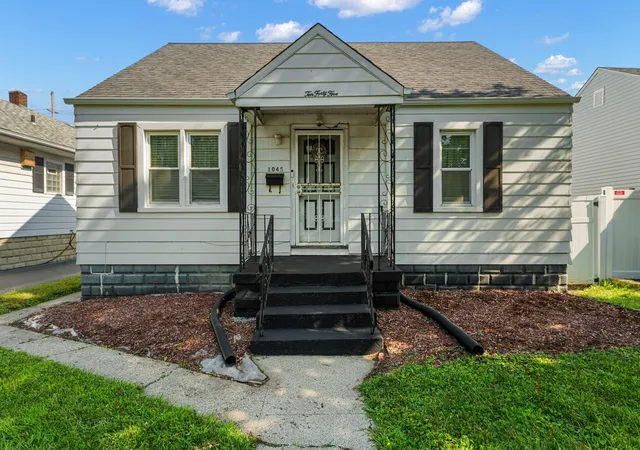 1st image of 1045 177th Pl, Hammond, IN 46324 | MLS# 843928