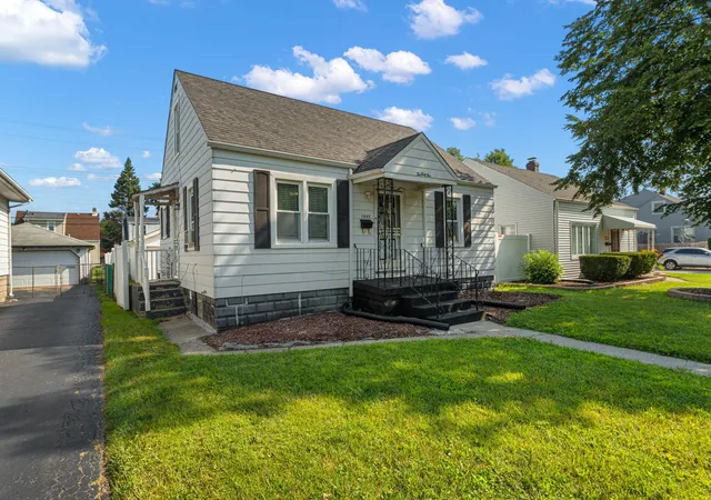 2nd image of 1045 177th Pl, Hammond, IN 46324 | MLS# 843928