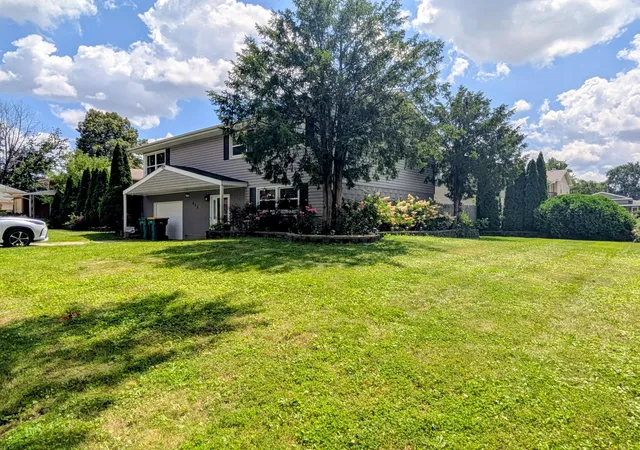 2nd image of 875 W 72nd Ct, Merrillville, IN 46410 | MLS# 843743