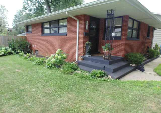 2nd image of 455 Ridgeland Ave, Valparaiso, IN 46385 | MLS# 843780