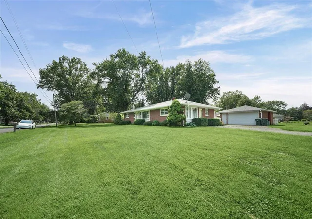 image of 3605 Sunset Dr, Valparaiso, IN 46383 | MLS# 844033